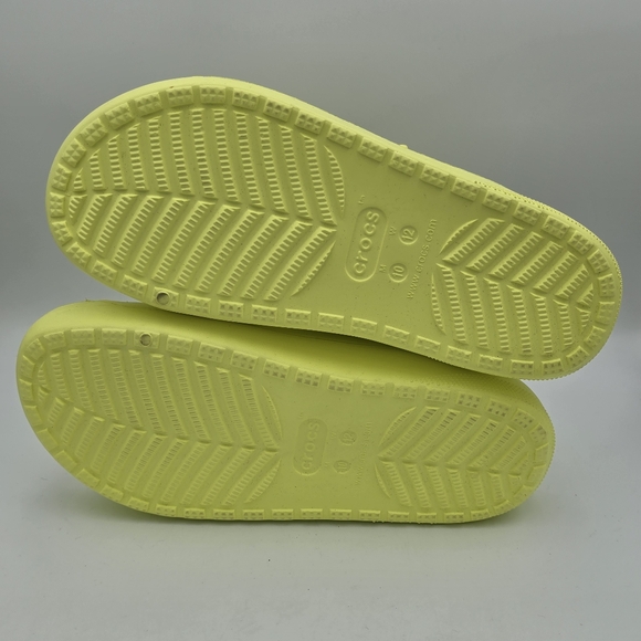 CROCS Classic Cozy Sandals, Bright Yellow, Faux Fur, SOFT! Men's 10/Women's 12 - Picture 9 of 12